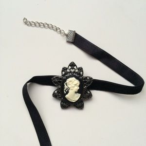 Victorian Choker!